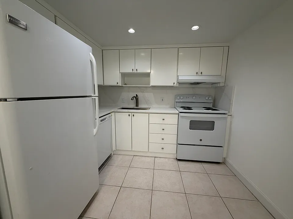 13155 Ixora Ct #310