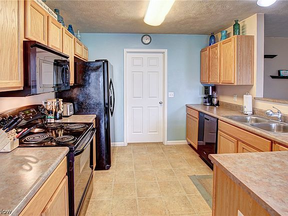 4th image of 2943 Island Creek Dr