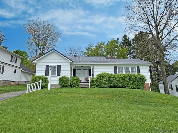 377 Braddock St, Johnstown, PA 15905