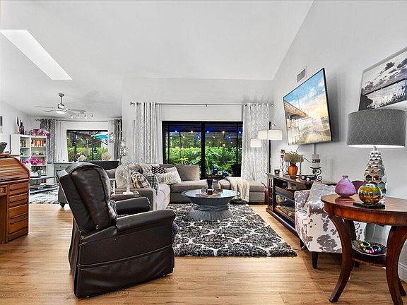 4th image of 5900 Stonewood Court