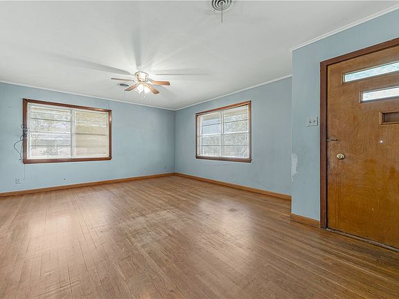 5th image of 2014 Elmwood Dr