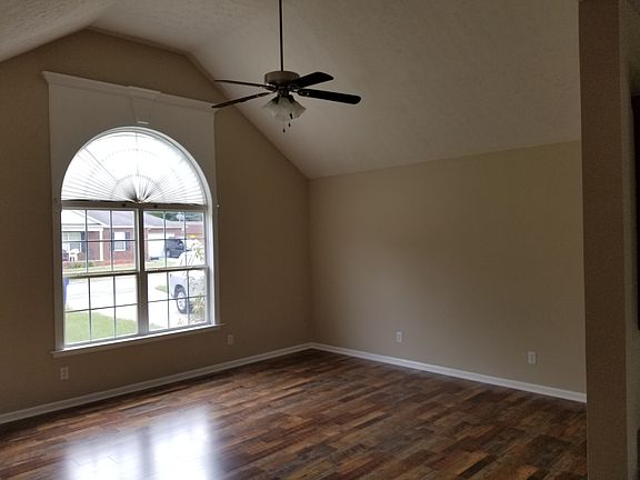 2nd image of 304 Christopher Ct