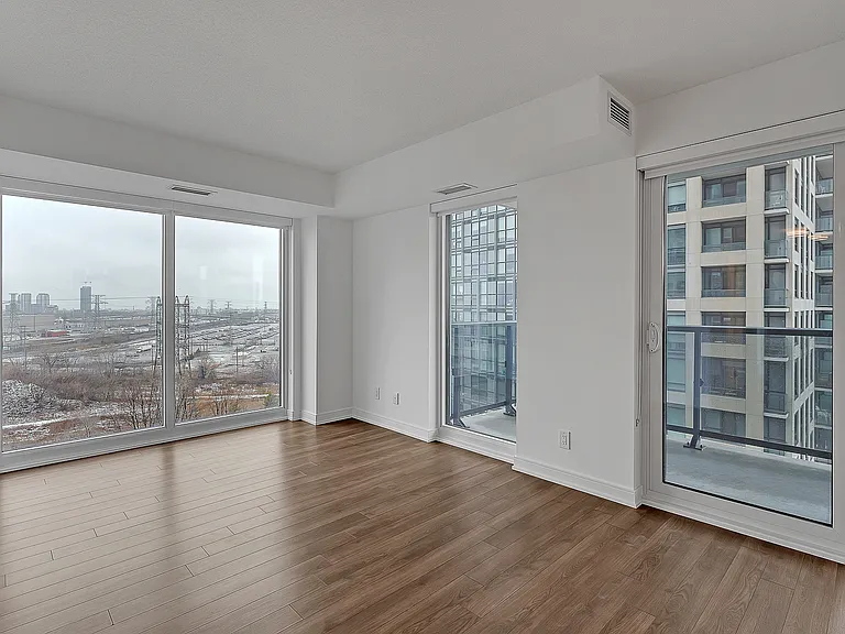 30 Samuel Wood Way #910 — Photo 10