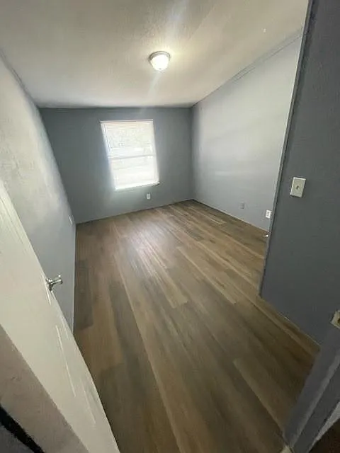 4 bed, 2.0 bath, 1568 sqft, $1,500 — Photo 3