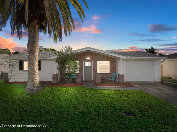 3104 Domino Dr, Holiday, FL 34691