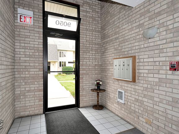 3rd image of 9050 Del Prado Dr APT 1N