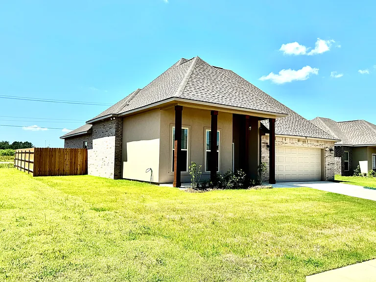190 Berkshire Pl — Photo 2
