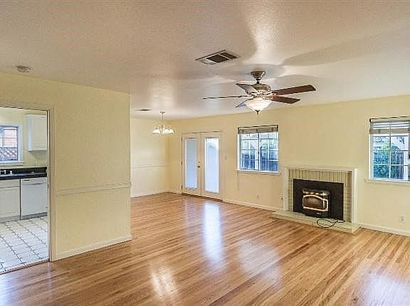 3rd image of 271 Camellia St