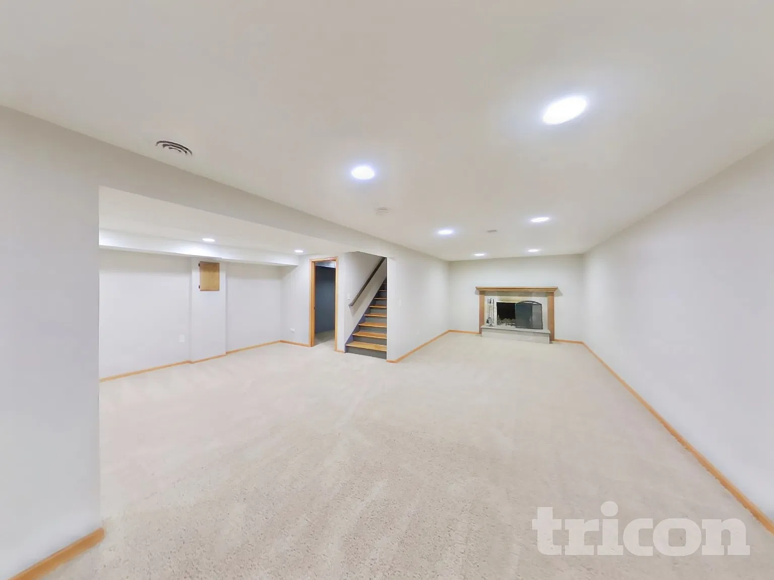 1465 Crest Dr Chaska MN — Photo 4