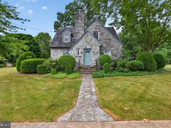 624 E Cherry St, Palmyra, PA 17078