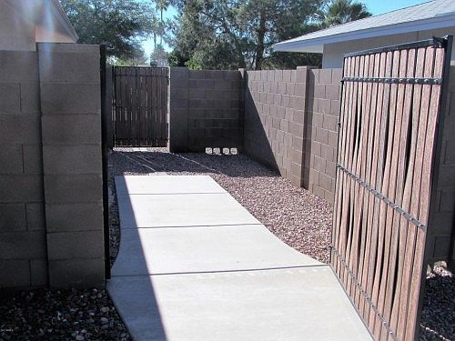 4th image of 10701 W Hutton Dr