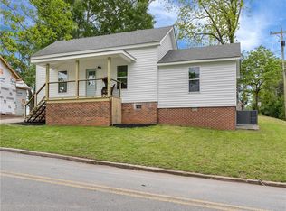 302 Verner St, Walhalla, SC 29691