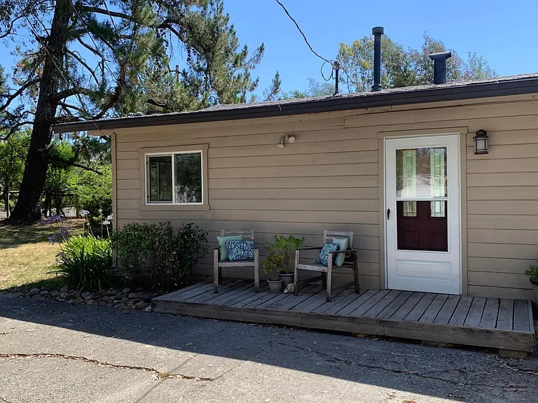 1850 Reiman Ln — Photo 11