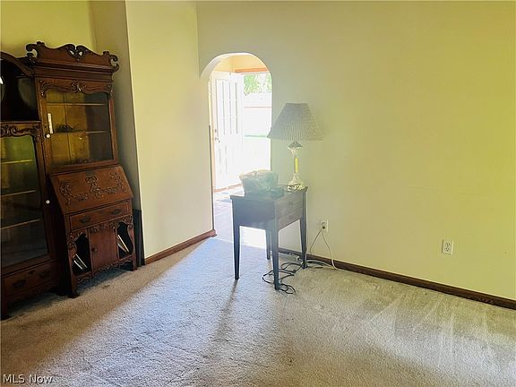 5th image of 3908 Riblet Rd