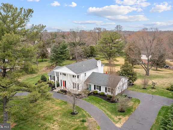 2nd image of 10004 Bratton Dr