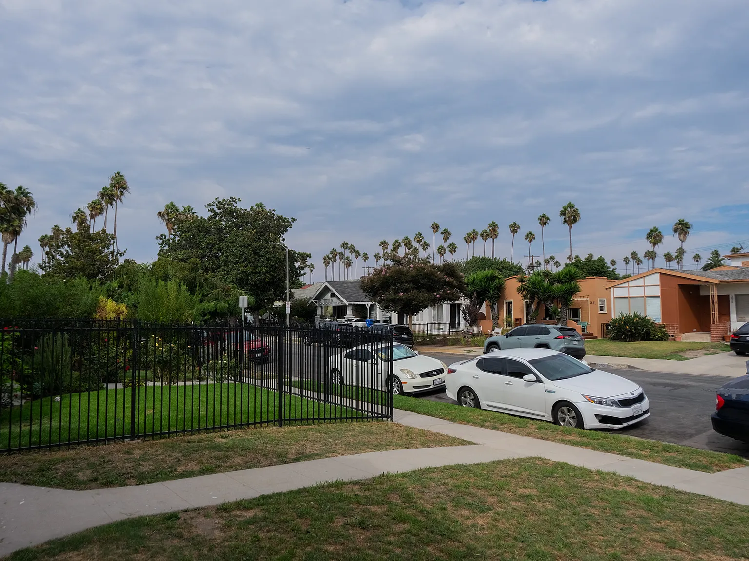 2 bed, 1.5 bath, 760 sqft, $2,700 — Photo 3