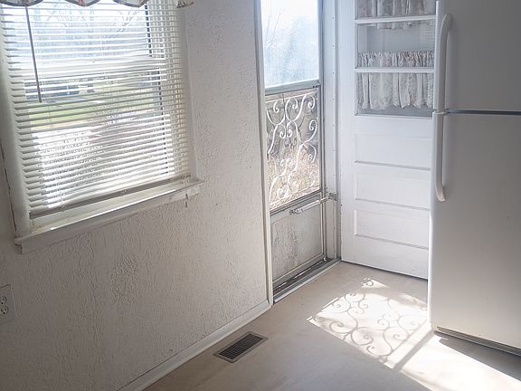 3rd image of 310 S Gold St APT 1