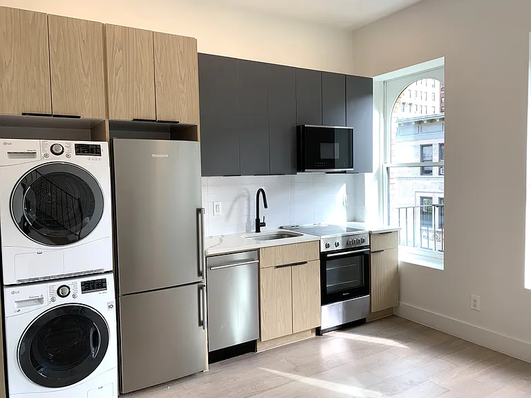 203 W 80th St #5F — Photo 4