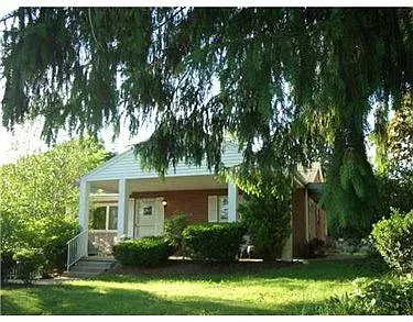 2391 Sherwood Ave photo 1