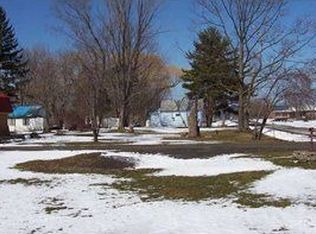 916 Sunset Beach Rd, Waterport, NY 14571