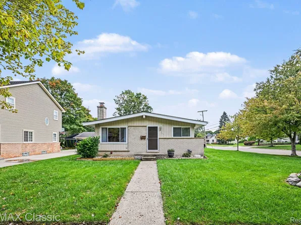 43798 Dorisa Ct, Northville, MI 48167