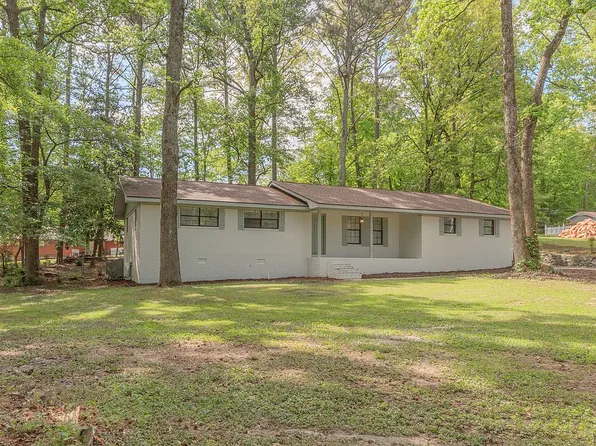 1068 Beaverdale Rd NE, Dalton, GA 30721