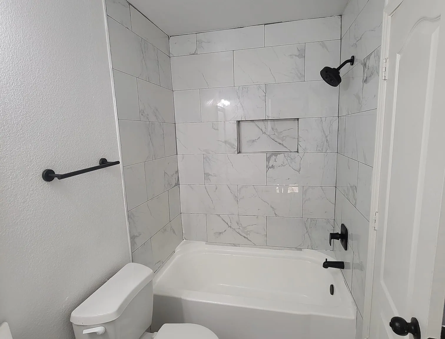 6 bed, 3200 sqft, $850 — Photo 3