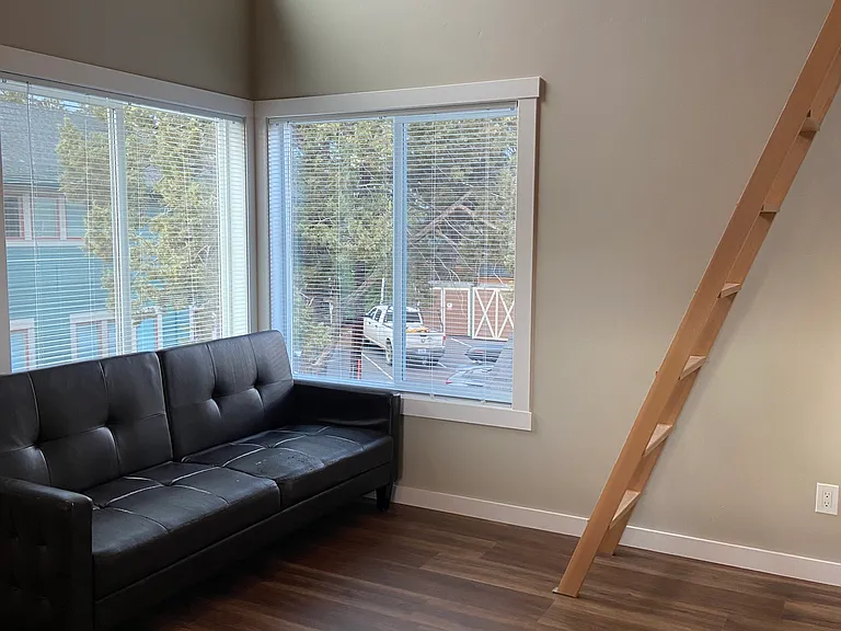 384 W Washington Ave #1 — Photo 8