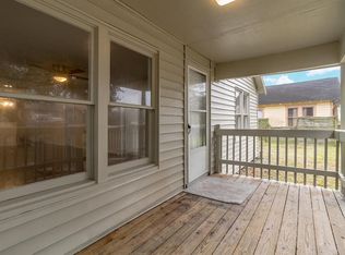 117 S Blackwell St, La Porte, TX 77571