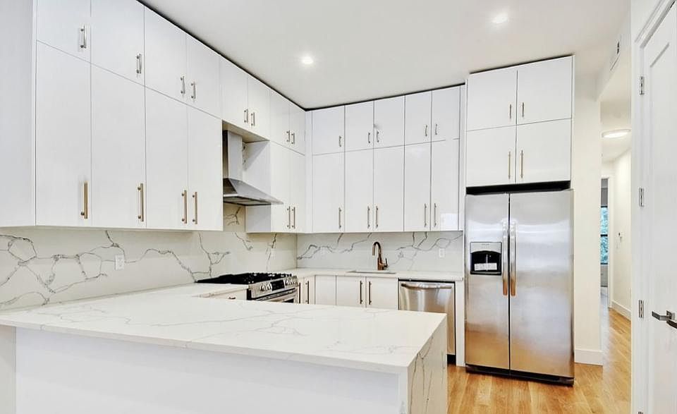 1st image of 550 3rd Ave APT 2