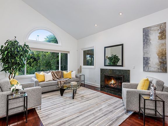 3rd image of 3413 Oak Glen Dr