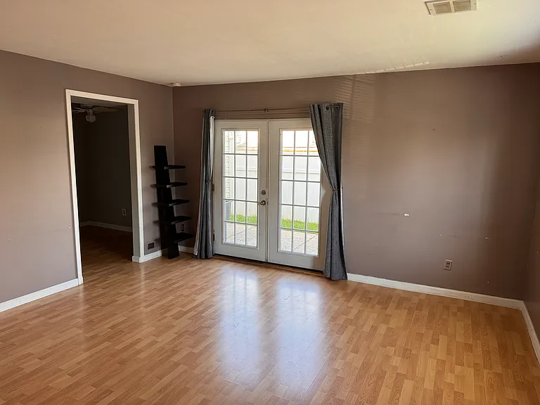 111 Reliance Cir — Photo 13