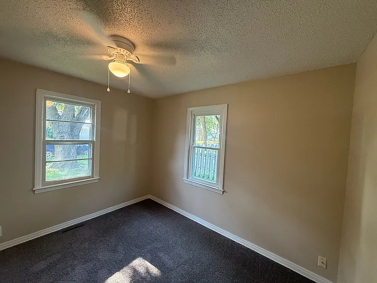109 Jefferson Ave — Photo 12