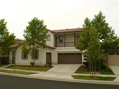 693 Prosperity St photo 1