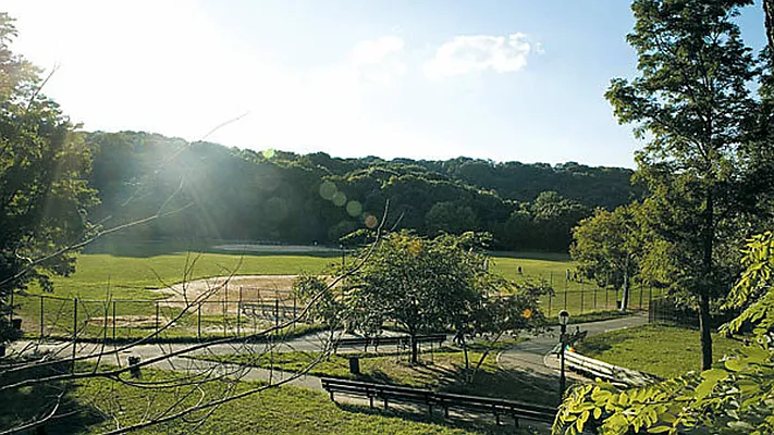 Rented by Bruma Realty LLC | media 4