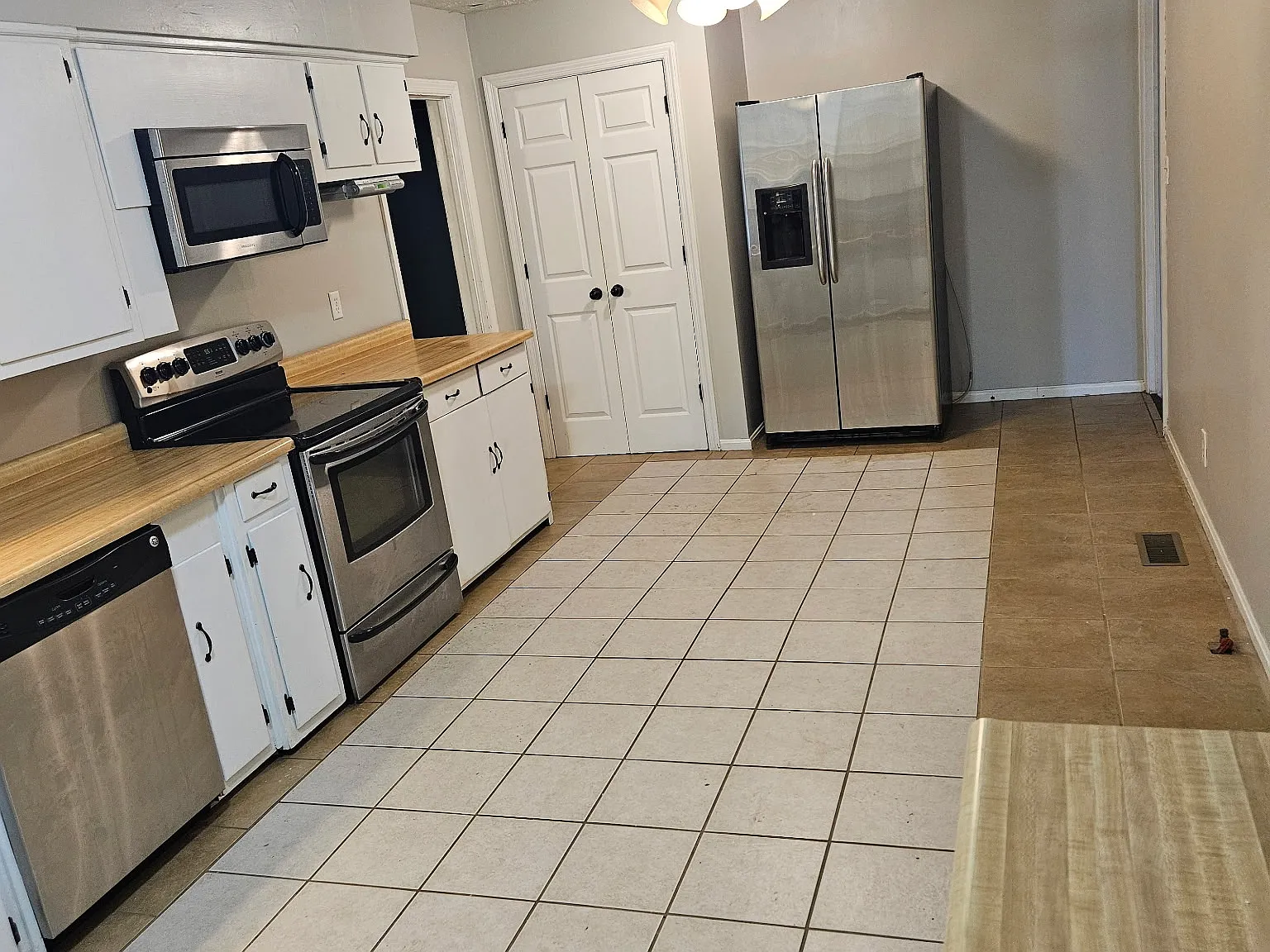 3 bed, 1422 sqft, $1,600 — Photo 3
