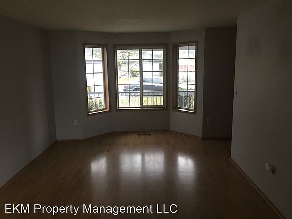 5th image of 7414 NE 165th Ave