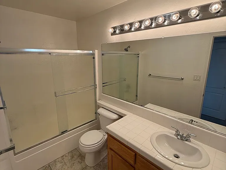 12710 Crystal Cove Ave — Photo 23