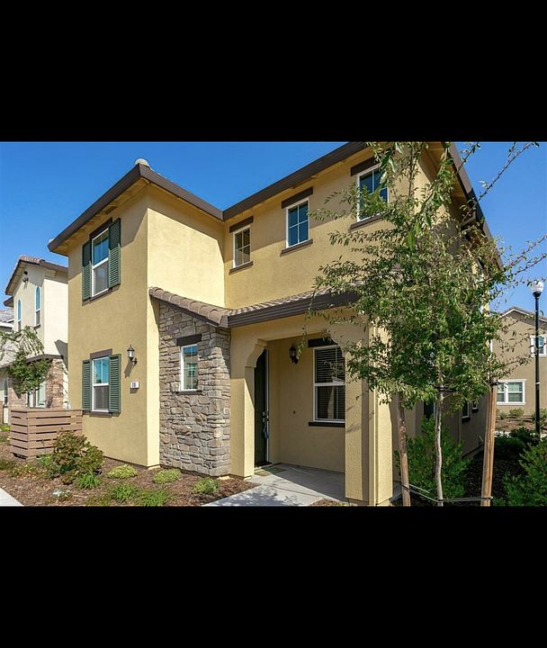 1st image of 30 Huddlestone Cir