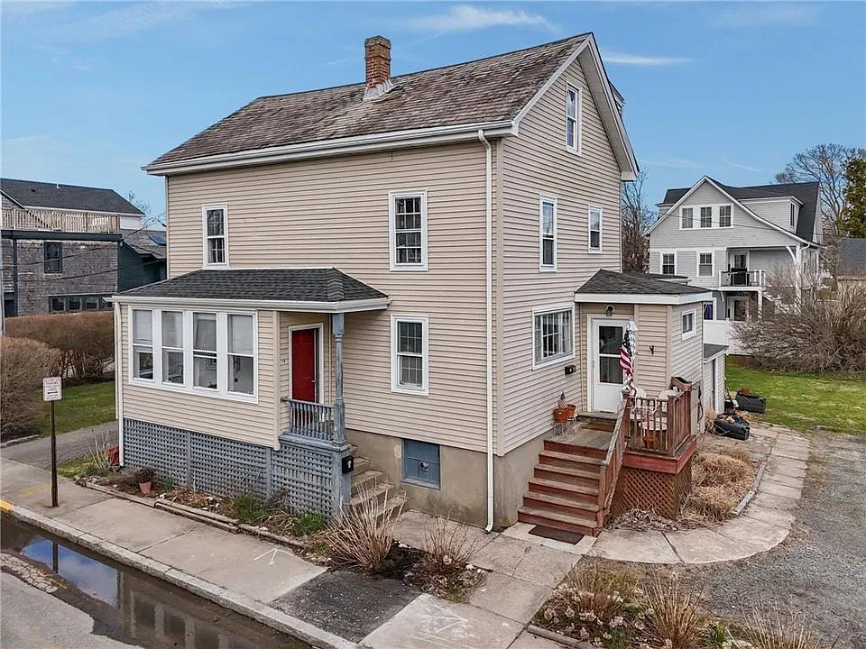32 Houston Ave #3