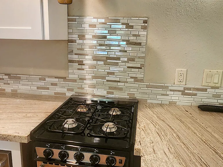 Gas stove with pot rack