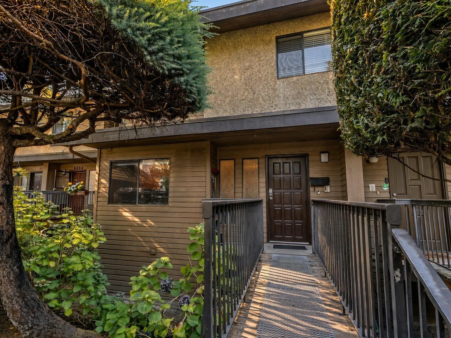 5 bed, 2250 sqft, $4,500 — Photo 1