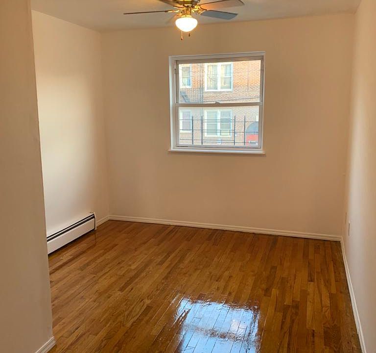 2nd image of 248 Centre Ave APT 2A
