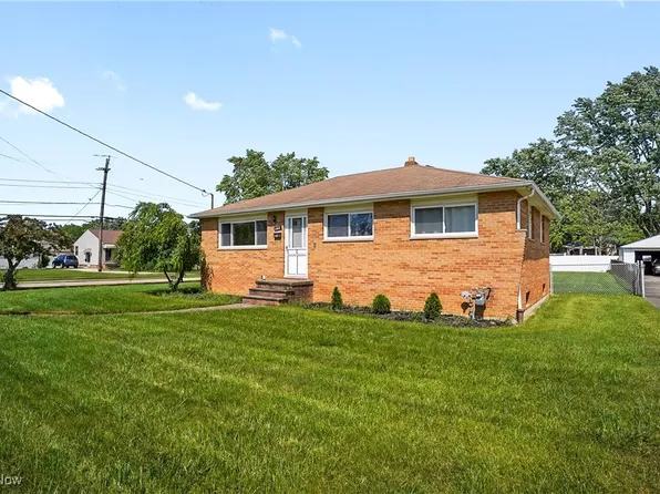 6401 Scott Dr, Brookpark, OH 44142