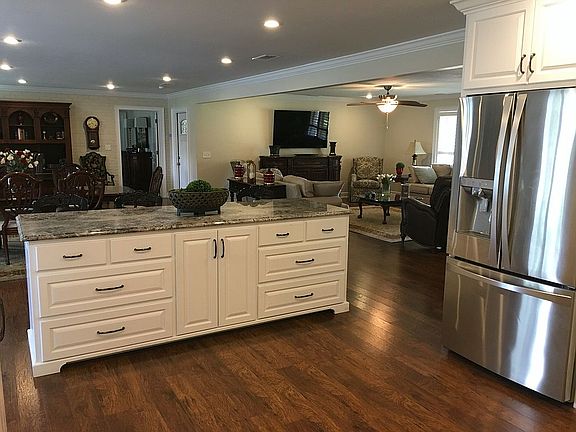 5th image of 125 Lakewood Dr