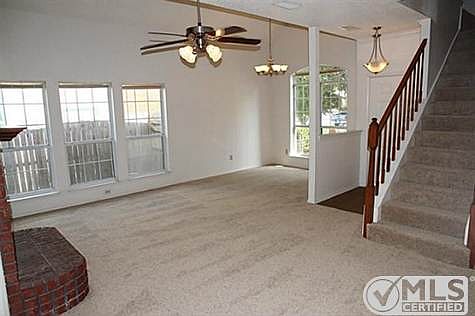 4th image of 925 Grasswood Dr