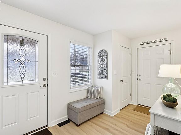 2nd image of 3781 Parkside Reserve St