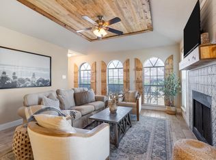 2918 Clover Ln, Euless, TX 76039
