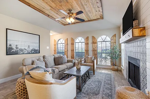 2918 Clover Ln Photo 1