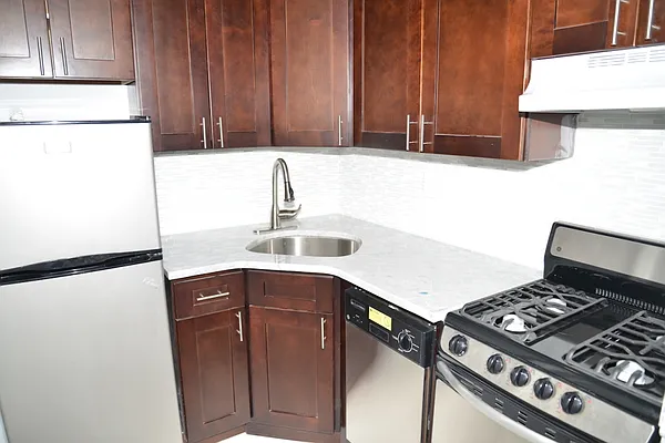 Rented by MNS | media 8